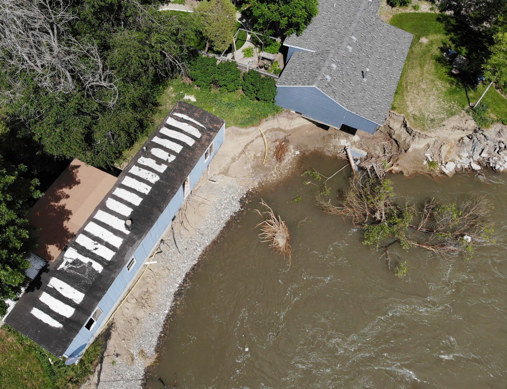 Yellowstone River eroding ground under family home